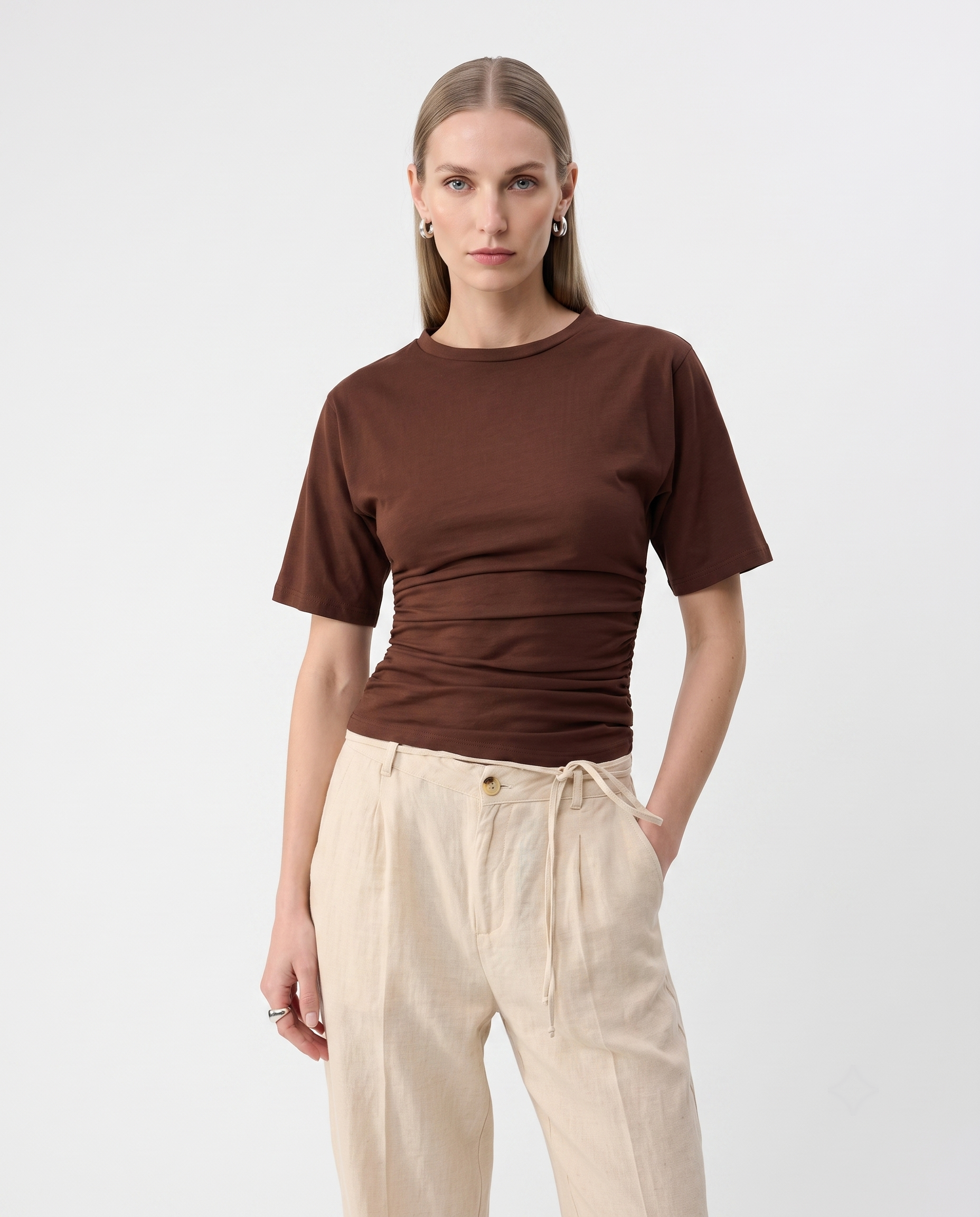 Vücuda Oturan Kısa Kollu Esnek Örme T-Shirt